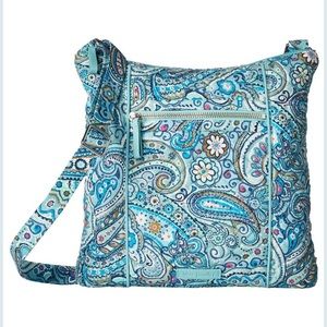 New VERA BRADLEY Daisy Dot Iconic Hipster Shoulder Bag